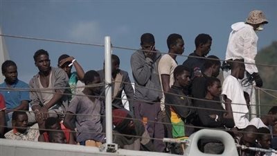 بينهم مصري.. أزمة 25 شخصًا طلبوا اللجوء إلى تونس بعد فرارهم من الحرب في ليبيا | خاص