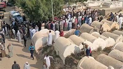 أهالي كفر الدوار يشيعون جثامين ضحايا عمال الصرف الصحي | صور