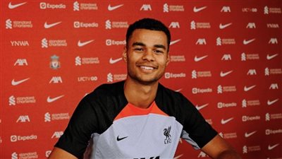 جاكبو: صلاح لاعب عظيم وأتطلع لتعلم الكثير منه في ليفربول 