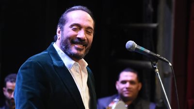 في حفل كامل العدد.. علي الحجار يحيي حفلًا بأوبرا الإسكندرية وسط تفاعل كبير من الجمهور 