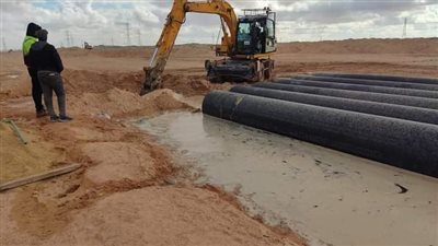 إصلاح كسر بخط مياه الشرب الرئيسي وعودة ضخ المياه بمطروح