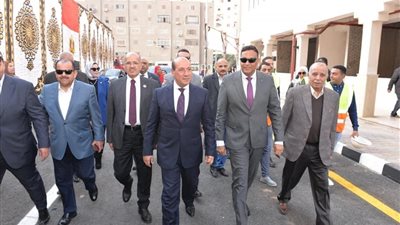 محافظ الدقهلية ورئيس العامة لتعاونيات البناء يفتتحان مشروع أبراج التعاونيات