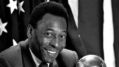 تفاصيل وفاة بيليه بعد صراع مع مرض السرطان.. تعرف على إنجازات أسطورة البرازيل