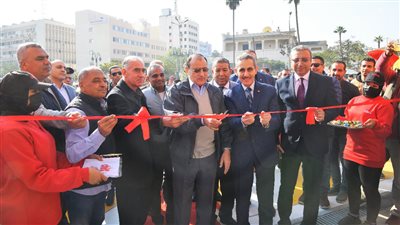 مستشار رئيس الجمهورية ومحافظ الغربية يفتتحان محطة شيل أوت للوقود بطنطا │ صور