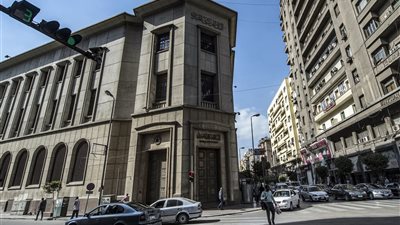 رغم التقلبات العالمية الحادة.. سعر الدولار يستقر في البنوك المصرية للأسبوع الرابع