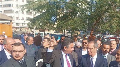 وزير الاتصالات يفتتح فرع وي بمنطقة العجيزي بطنطا | صور