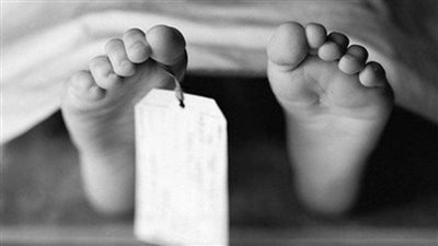 دهسها والدها بالخطأ.. مصرع رضيعة تحت عجلات جرار زراعي في المنيا