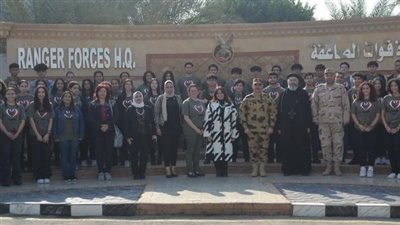 القوات المسلحة والهجرة تنظمان زيارة لوفد من شباب مصر الدارسين بالخارج لقيادة قوات الصاعقة 