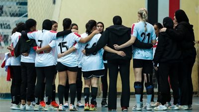 سيدات يد الزمالك يهزمن البنك الأهلي في الدوري | صور