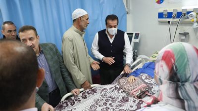 وزير الصحة يوجه بتوفير جميع الإمكانيات اللازمة لضمان حصول كل مريض على حقه في الخدمة الطبية
