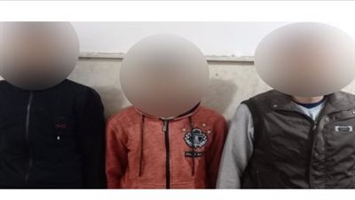 سقوط 3 أشخاص روجوا للاتجار في النقد الأجنبي عبر فيسبوك