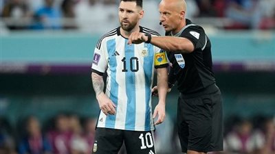 من هو حكم مباراة الأهلي وبيراميدز؟.. أدار نهائي كأس العالم ويحمل ذكرى سيئة لجماهير الأحمر