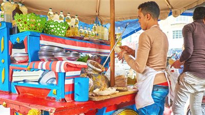 سداد 3 آلاف جنيه سنويًا.. مشروعات النواب تنظر شروط تراخيص عربات الطعام المتنقلة وموقفها من الضرائب 