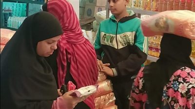 افتتاح منافذ جديدة للسلع الغذائية بمركزين في المنيا
