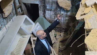 انهيار جزئي لسقف عقار مكون من 3 طوابق بالبساتين وإخلاء السكان 