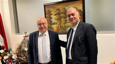 ضبط راكبة حاولت تهريب 874 عبوة مستحضرات تجميل و50 كيلو شعر مستعار وراكبين بحوزتهما مخدرات