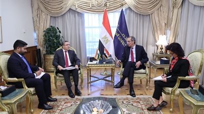  وزير الاتصالات يبحث مع سفير الهند بالقاهرة تعزيز التعاون المشترك