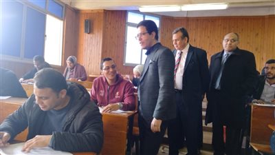 806 طلاب يؤدون امتحانات الدراسات العليا بكلية التربية بجامعة بنها 