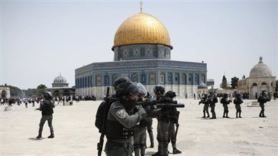 قوات الاحتلال تقتحم مصلى قبة الصخرة بالمسجد الأقصى