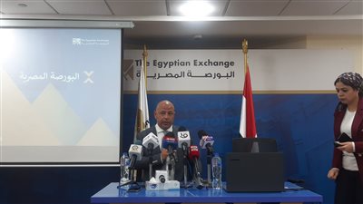 رئيس البورصة: حل أزمة أموال المستثمرين المحتجزة في سهمي القاهرة للزيوت والعقارية للبنوك