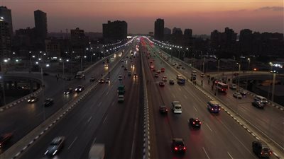 محاور على النيل وطرق مزدوجة.. النقل تنفق أكثر من 40 مليار جنيه على مشروعات الطرق والكباري 