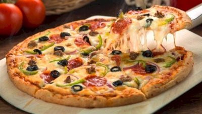 خطوات ومقادير طريقة عمل البيتزا الايطالية سالي فؤاد.. السر في العجينة