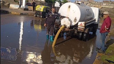 استمرار رفع حالة الطوارئ لرفع مياه الأمطار بكفر الشيخ 