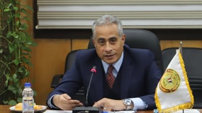 القوى العاملة: الأحد المقبل إجازة مدفوعة الأجر للعاملين بالقطاع الخاص بمناسبة عيد الميلاد المجيد