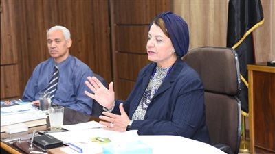 رئيس جامعة أسيوط تترأس اجتماع اللجنة العليا لمحو أمية الكبار لاستعراض رؤية العام الحالي 