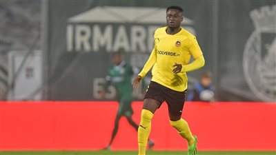 عبد العزيز يعقوبو يتخطى الفحص الطبي.. والأهلي يستعد لإعلان الصفقة رسميًا