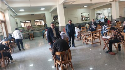 نائب رئيس جامعة الأزهر يشدد على ضرورة الالتزام بالضوابط المنظمة لسير الامتحانات داخل اللجان والكنترولات