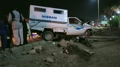 ننشر أسماء مصابي حادث تصادم سيارة أجرة بعمود إنارة في أسوان