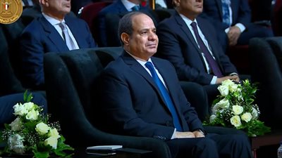 السيسي يوجه بتوفير الدعم اللازم لمشروعات قدمها طلاب جامعة سوهاج الجديدة