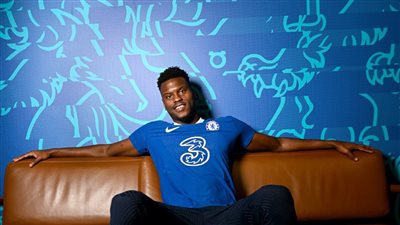 رسميًا.. تشيلسي يعلن التعاقد مع بينوا بادياشيلي من موناكو حتى 2029