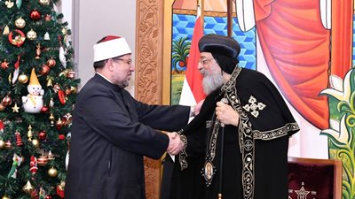 وزير الأوقاف يزور قداسة البابا للتهنئة بعيد الميلاد | صور 