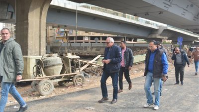 محافظ الجيزة يتفقد مشروع تطوير وتغطية ترعة المريوطية بين شوارع الهرم وفيصل