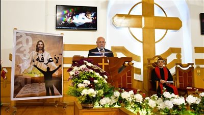 خلال زيارته لعدد من الكنائس.. محافظ بورسعيد: فرصة لتجديد أواصر الروابط الاجتماعية | صور 