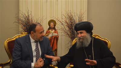 نائب رئيس جامعة الأزهر للوجه القبلي يزور عدد من الكنائس للتهنئة بعيد الميلاد