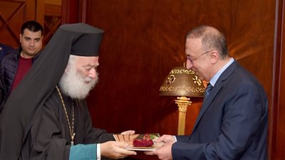 خلال احتفالات الروم الأرثوذكس.. محافظ الإسكندرية: مصر واليونان بلد واحد