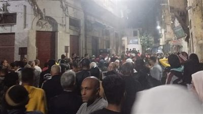 لجنة هندسية وإزالة الأجزاء الخطرة والتصريح بالدفن.. 3 قرارات في انهيار عقار الجمرك بالإسكندرية 