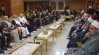 بحضور لفيف من القيادات التنفيذية والشعبية.. محافظ القليوبية يهنئ الأقباط بمناسبة عيد الميلاد المجيد