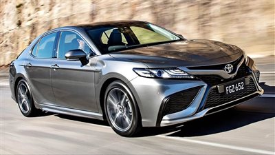 سعر ومواصفات تويوتا كامري موديل 2023 في الكويت