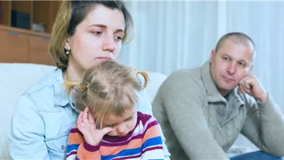 بيولعوها.. أستاذة بالأزهر للزوجة: متحكيش مشاكل البيت لصديقتك ولا تنشريها ع الفيس