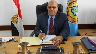 بعد وصف فتاوى الشعراوي بالمتخلفة.. العميد السابق للغة العربية بالأزهر: سحقا ووبالا لكل بغي غبي أثيم