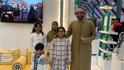 نائب سفير الامارات يزور الأجنحة المشاركة في المعرض العربي للأسر المنتجة بقصر القبة