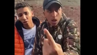 طلاب يقتحمون أكاديمية طيبة بالمعادي بعد النصب عليهم | فيديو 