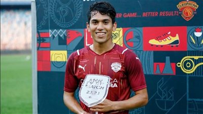 رغم عدم إعلان الصفقة.. محمد شكري ينضم لتدريبات الأهلي قبل معسكر تونس