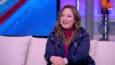 عمري ما قدمت تنازلات والفنانات بيغيروا مني.. أبرز تصريحات الفنانة عنبر في كلام الناس