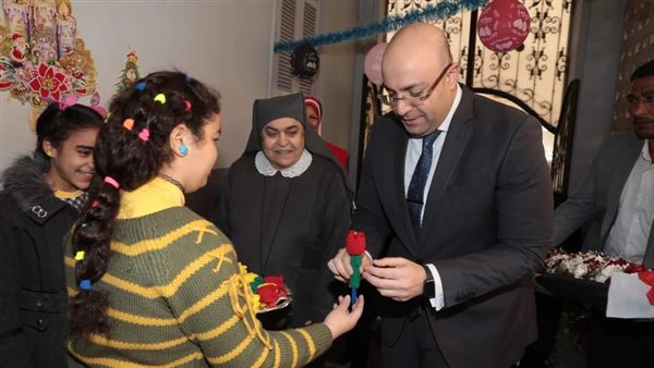 جانب من زيارة المحافظ