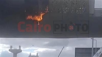 حريق بكوبري مشاة بالقرب من هايبر وان بـ أكتوبر| صور 